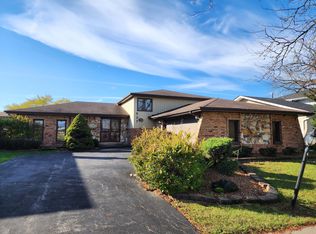 927 E 193rd St, Glenwood, IL