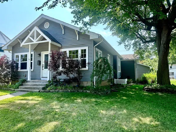 424 E 5th St, Flora, IL 62839