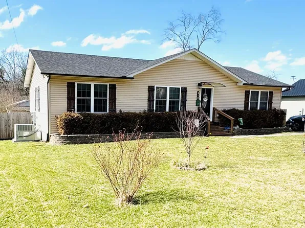 810 N Goodpasture St, Livingston, TN 38570