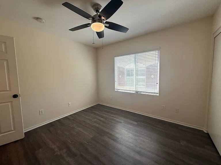 1357 Burgundy Dr — Photo 26