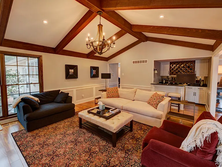10490 Frontenac Woods Ln — Photo 24