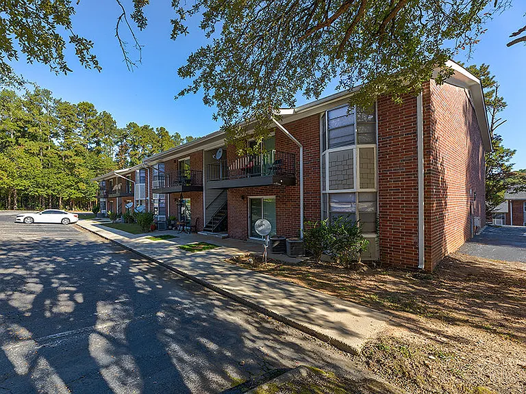 River Ridge Apartments — Photo 20