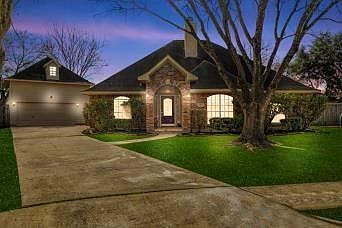 1st image of 1117 Hidden Oaks Dr