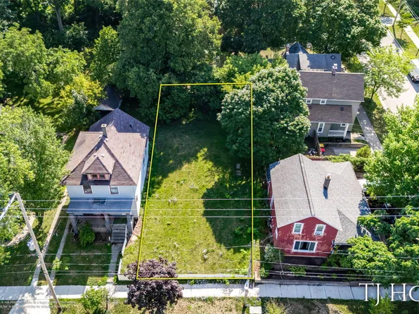 1340 College Ave NE, Grand Rapids, MI 49505