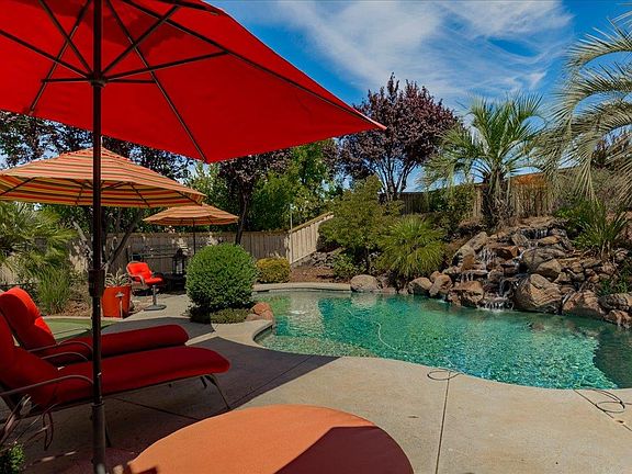 2nd image of 329 Snapdragon Ln