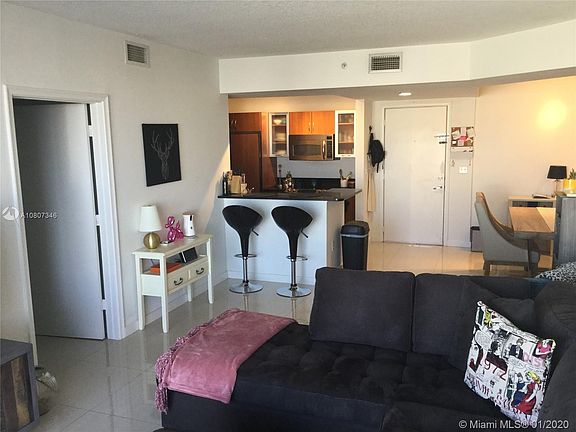 4th image of 18800 NE 29th Ave APT 824