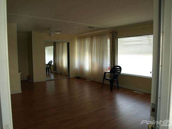 Living room/ laminate floors