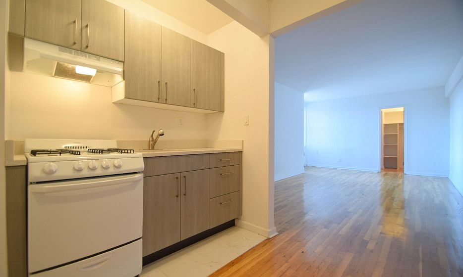 River Hill Gardens - Kitchen - M83-04B