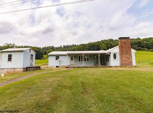 967 Batton Hollow Rd, Mount Clare, WV 26408
