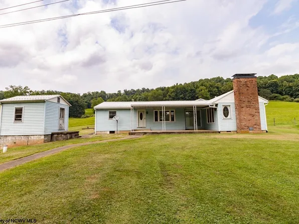 967 Batton Hollow Rd, Mount Clare, WV 26408