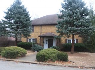 130 S Oakcrest Ave, Decatur, IL 62522