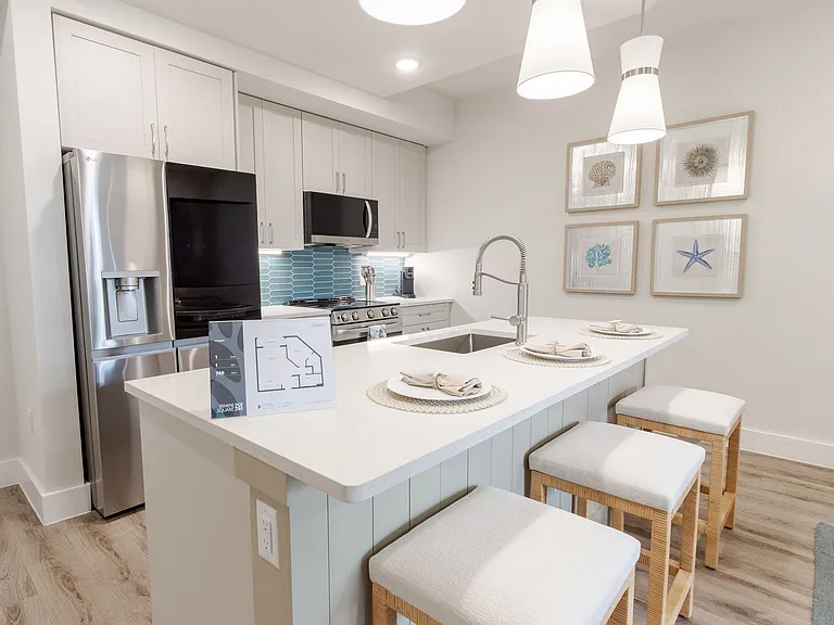 Bimini Square Apartments — Photo 8