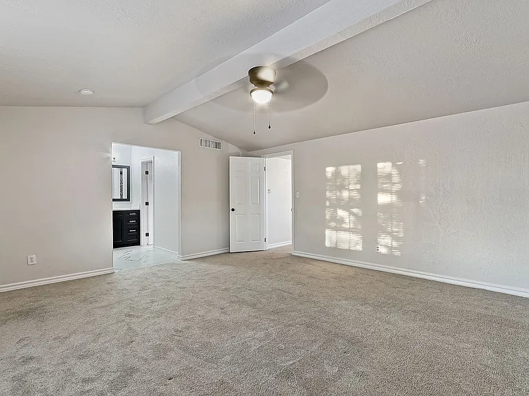 6637 Mariposa Dr — Photo 13