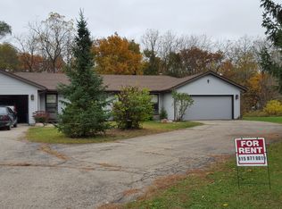 1017 Housewert Close, Machesney Park, IL 61115