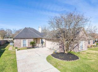 3938 Meadow Ridge Dr, Baton Rouge, LA 70817