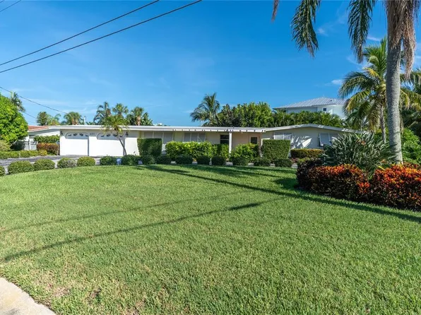 601 Ambassador Ln, Holmes Beach, FL 34217