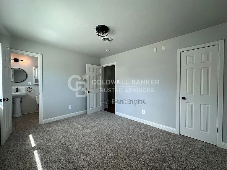 5315 23rd St — Photo 13
