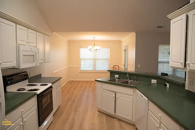 1402 Bent Twig Ct — Photo 8