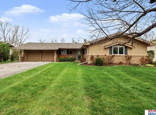 12062 Westover Rd, Omaha, NE 68154
