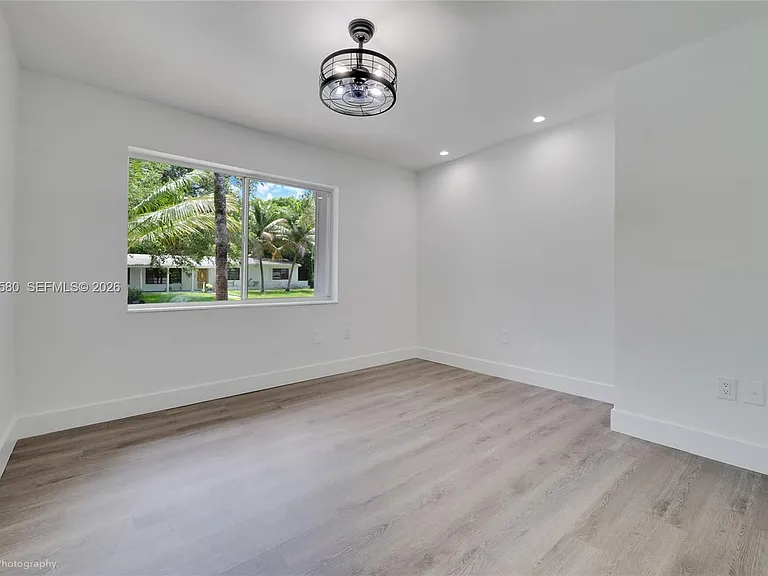6250 SW 62nd Pl — Photo 17