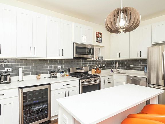 5th image of 4820 N Keeler Ave #1