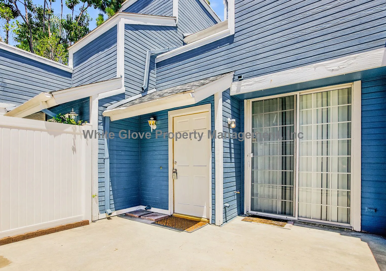 Beautiful Gated Brea Condo with Dual Primary Suites, Fireplaces & Community Pool — Photo 2