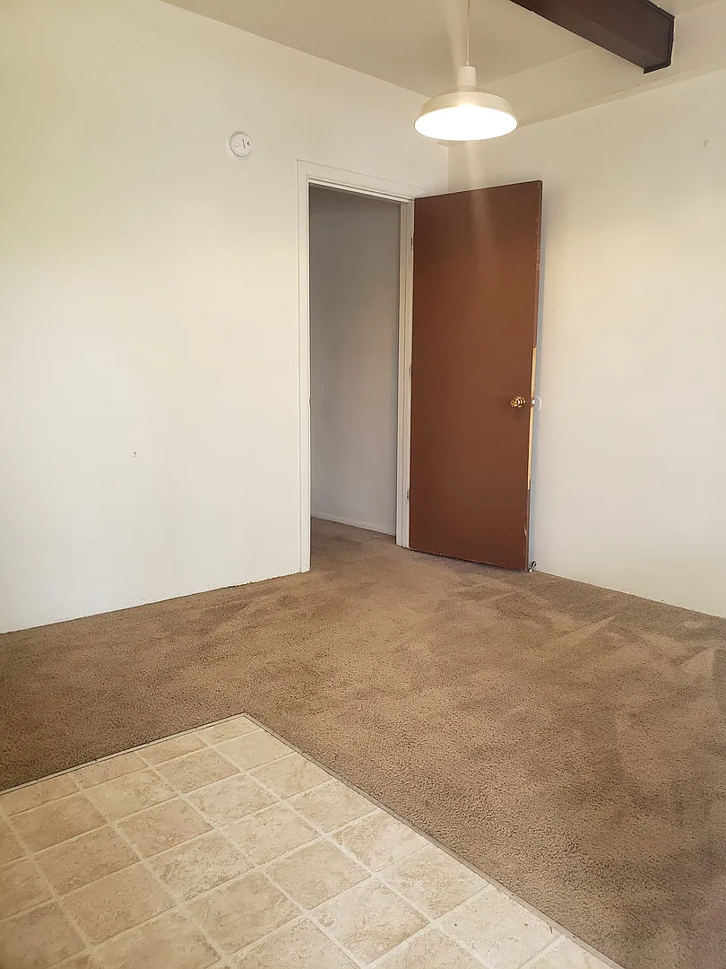24214t — Photo 2