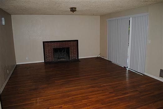 3rd image of 215 E Benjamin Holt Dr