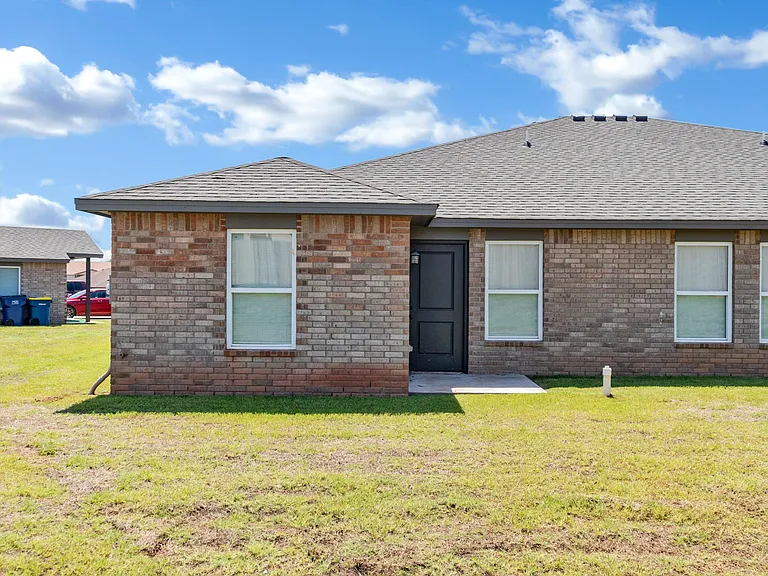412 Lisa Cir — Photo 25
