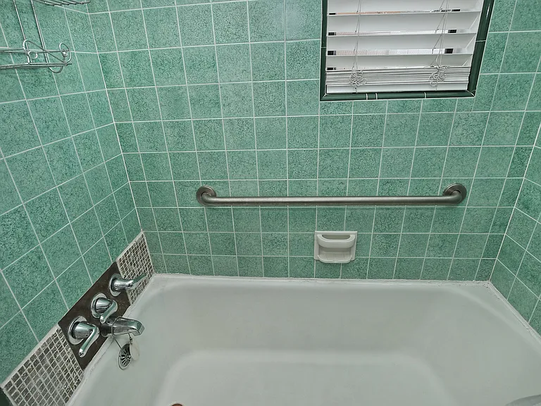W Earll Dr — Photo 28