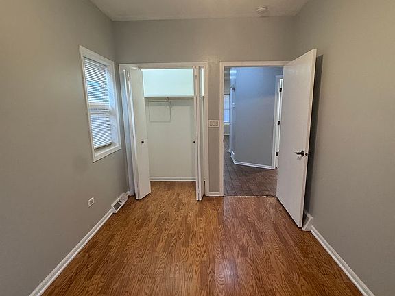 5th image of 632 W Englewood Ave