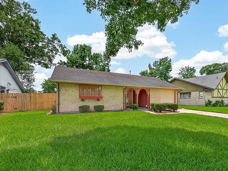 5206 Olana Dr — Photo 2