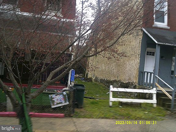 4th image of 3812 Aspen St