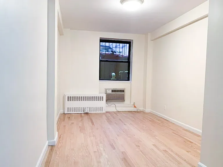 150 E 84th St #1M — Photo 3
