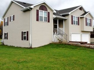 2192 Woodview Rd, Oconto, WI 54153