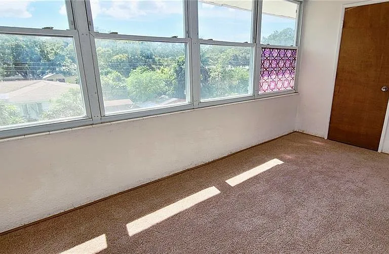 911 Washington Ave #305 — Photo 6