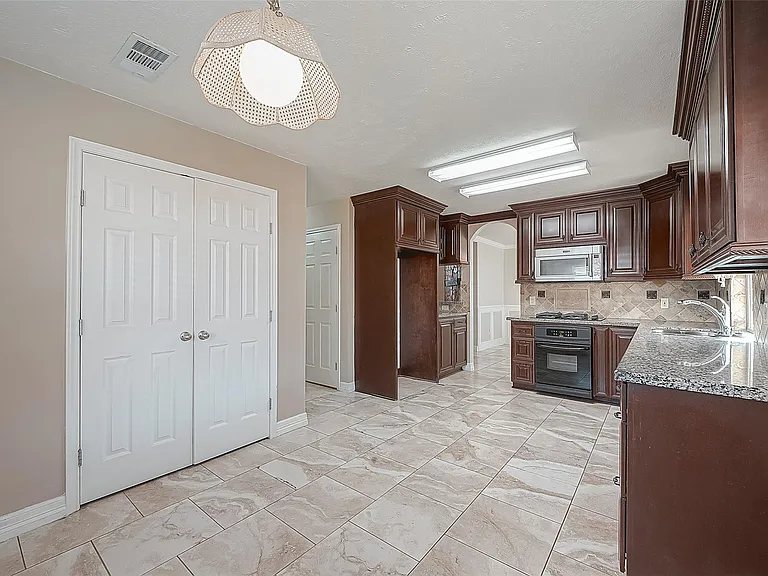 11111 Cactus Point Ct — Photo 13