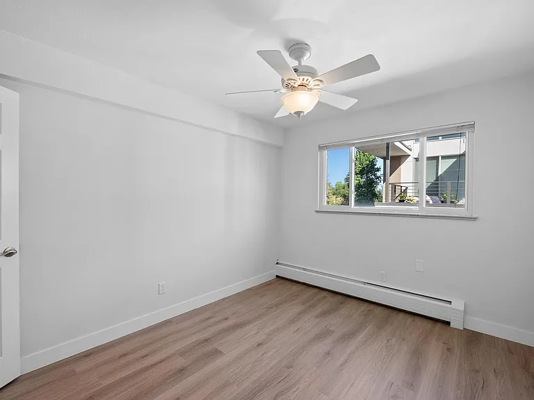 2401 E Warren Ave — Photo 7