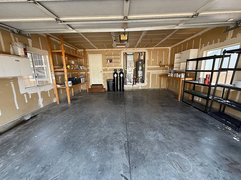1033 W Pennwood St — Photo 17