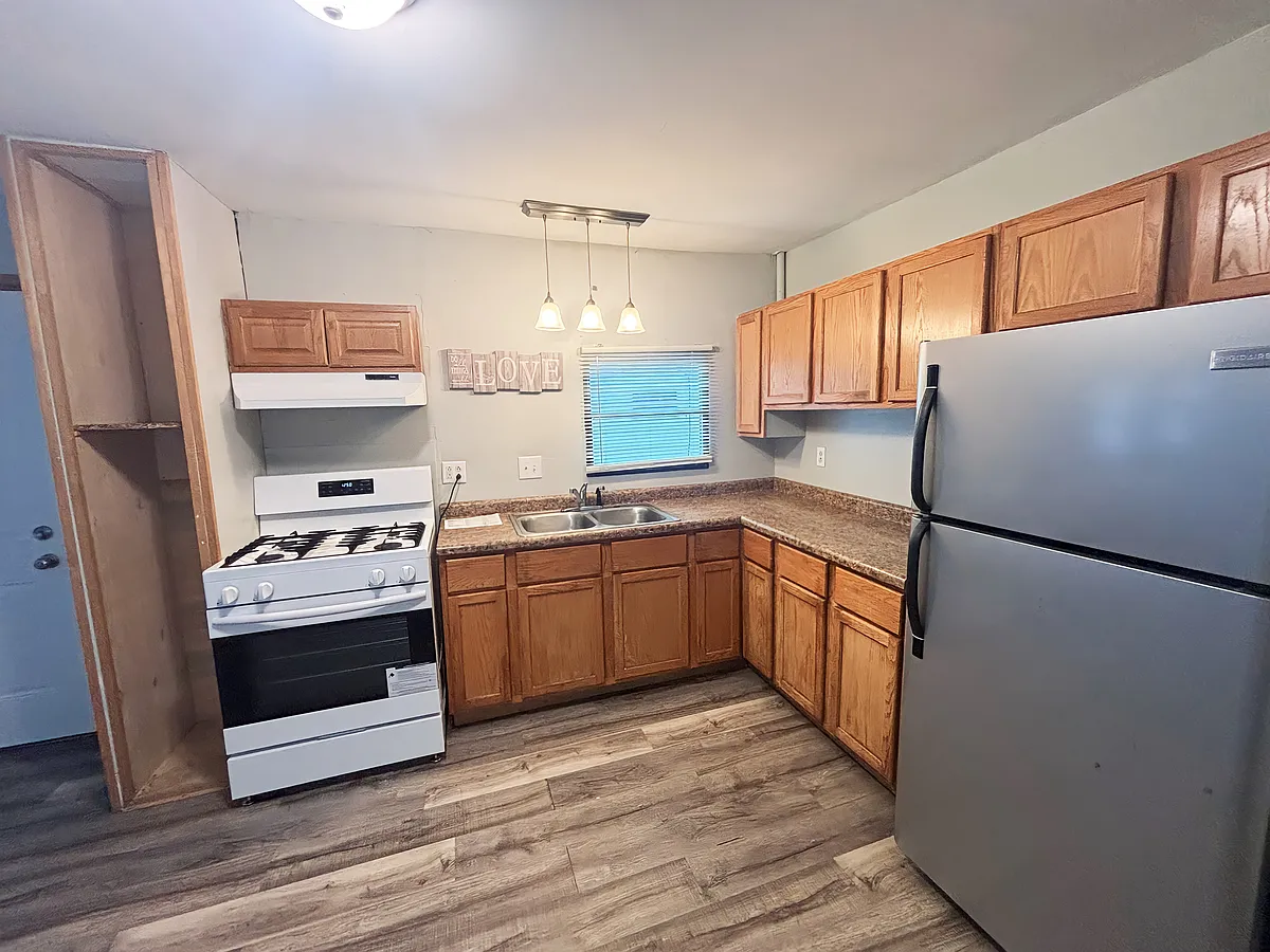 Building Photo - 711 N 19th St #35
