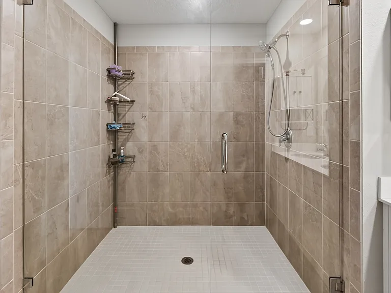 86 Zancara St — Photo 41