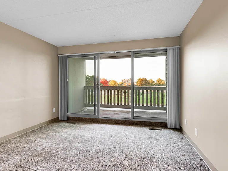 Oakwood Apartments — Photo 46