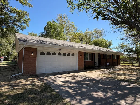 1005 S Russell St, Skiatook, OK 74070
