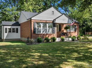 1226 Pinetree Ln, Saint Louis, MO