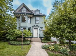 312 S 5th St, Geneva, IL 60134