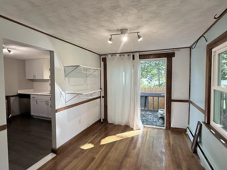 21 Jerome St — Photo 12