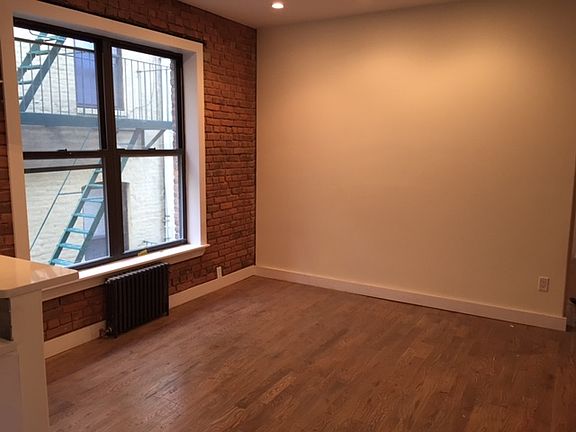 4th image of 553 Howard Ave APT 4