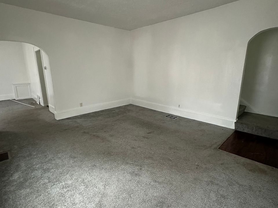 1st image of 895 Beardsley St #1