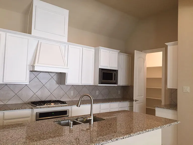655 Kimblewick Dr — Photo 6