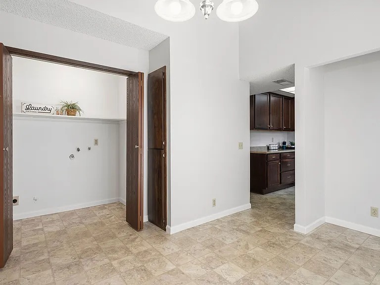 7235 Cinnamon Cir — Photo 13